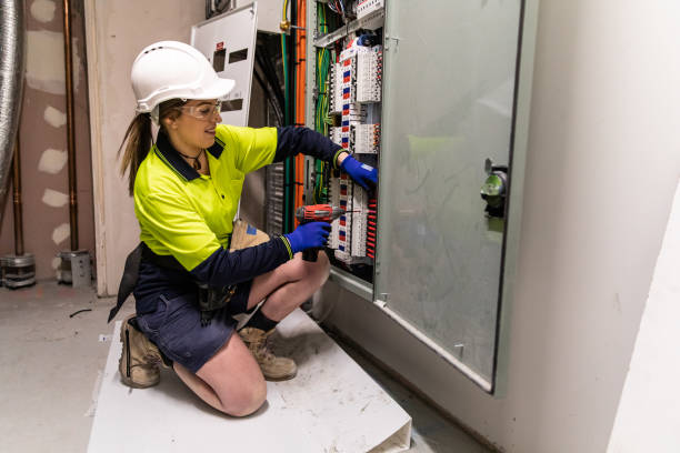 Best Circuit Breaker Repair  in Flora, IL