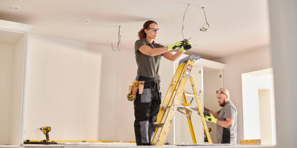 Best Affordable Electrician  in Flora, IL